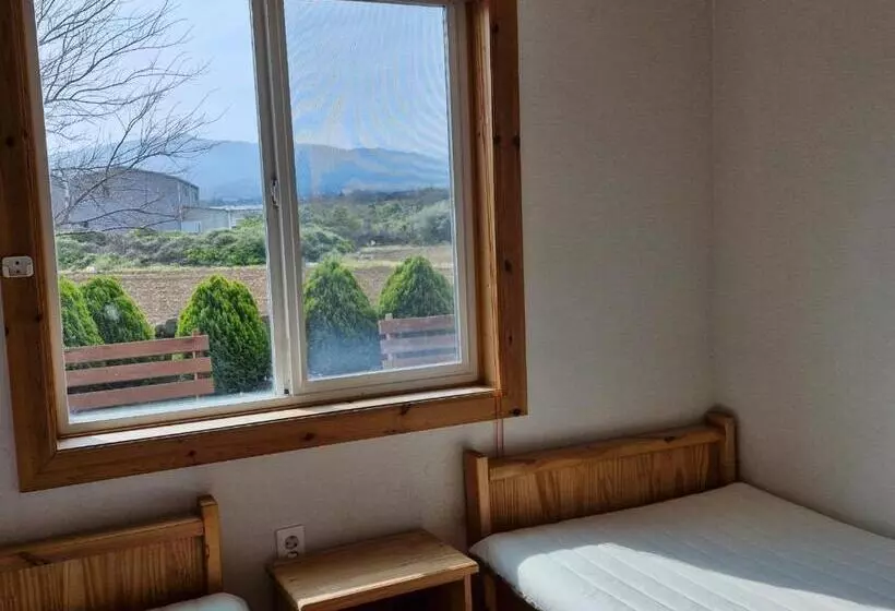 Majatalo Tree House Guesthouse