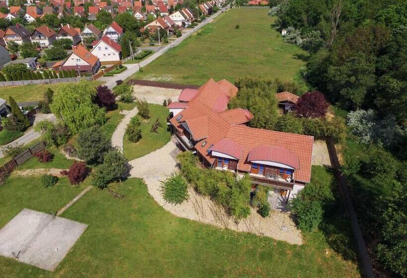 Pensionat Owlcastle Bagolyvár