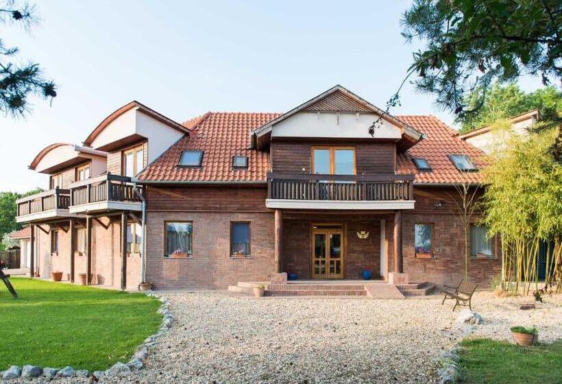 Pensionat Owlcastle Bagolyvár