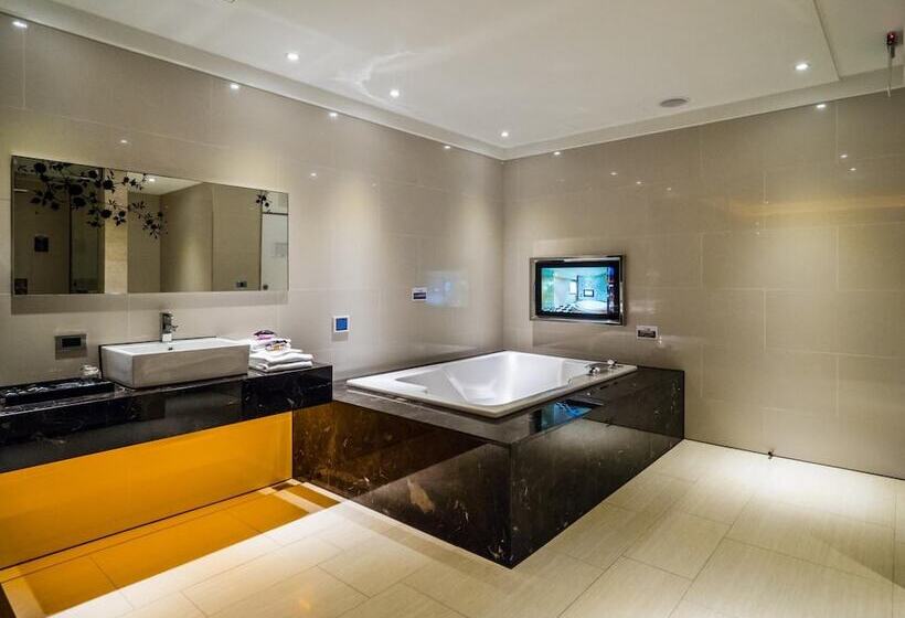 薇風情汽車旅館 鳳山館