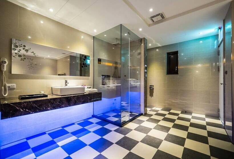 薇風情汽車旅館 鳳山館