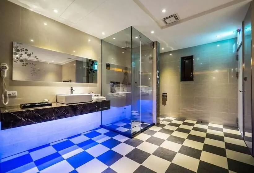 薇風情汽車旅館   鳳山館