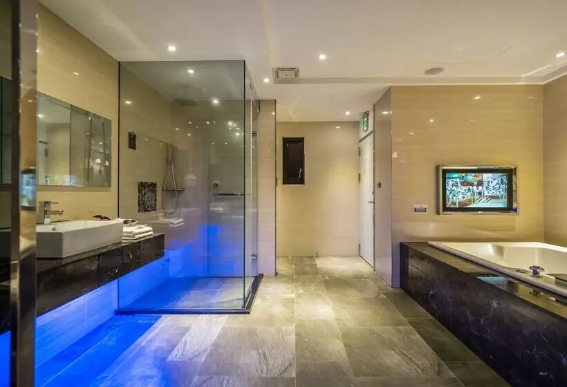 薇風情汽車旅館   鳳山館