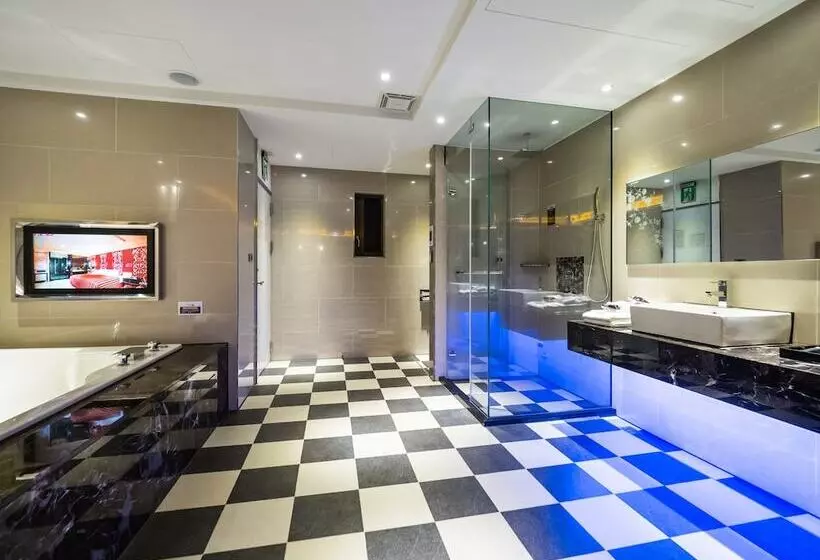 薇風情汽車旅館   鳳山館