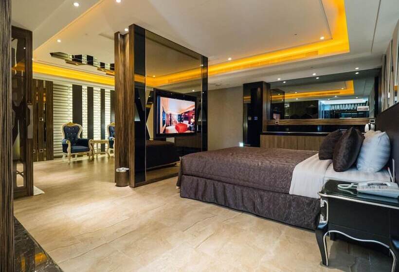 薇風情汽車旅館 鳳山館