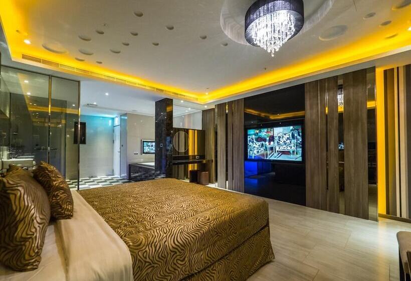 薇風情汽車旅館 鳳山館