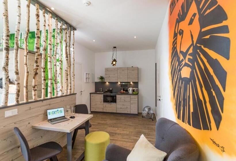 פנסיון Aparthotel Backstage