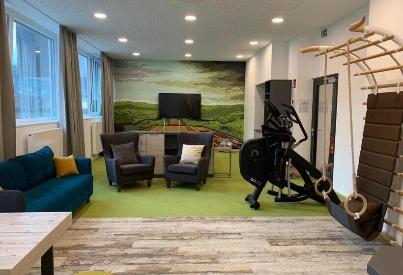 פנסיון Aparthotel Backstage