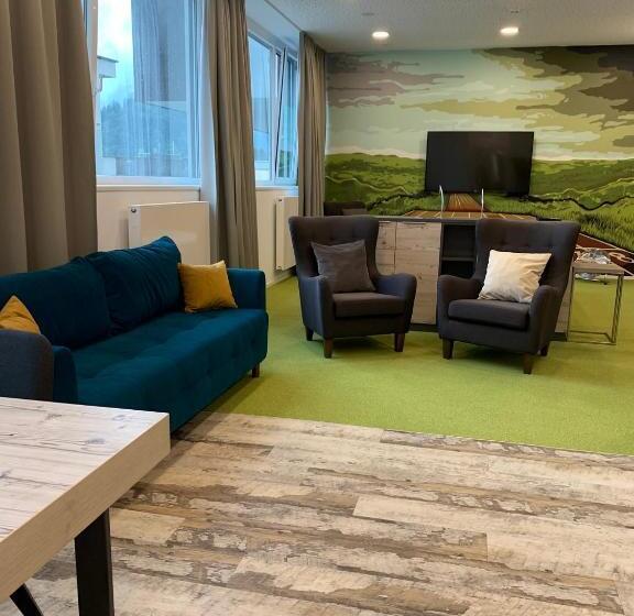 פנסיון Aparthotel Backstage