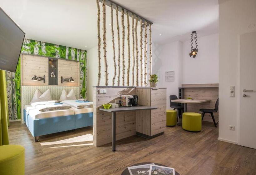 פנסיון Aparthotel Backstage