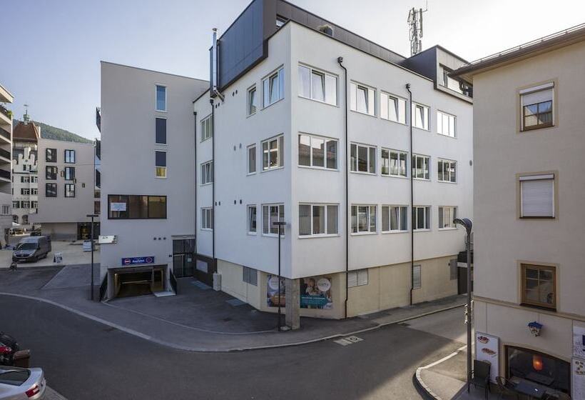 פנסיון Aparthotel Backstage