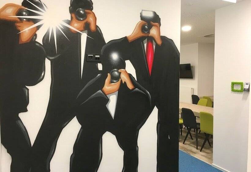 פנסיון Aparthotel Backstage