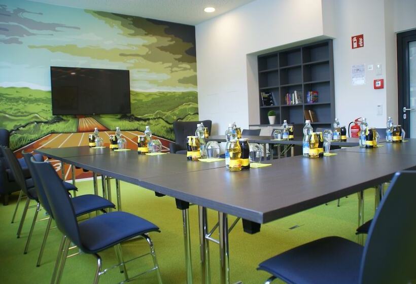 פנסיון Aparthotel Backstage