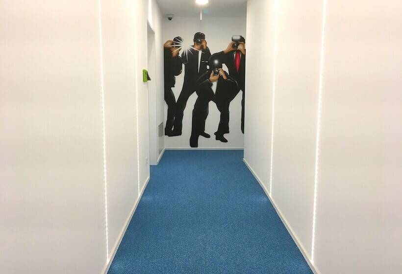 פנסיון Aparthotel Backstage