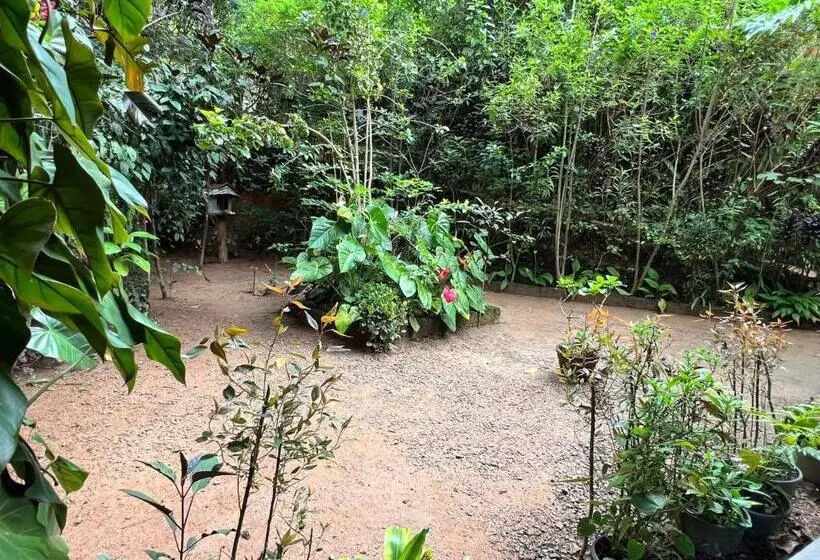 پانسیون Ella Secret Paradise