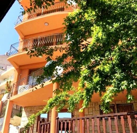 پانسیون Joro Guest House