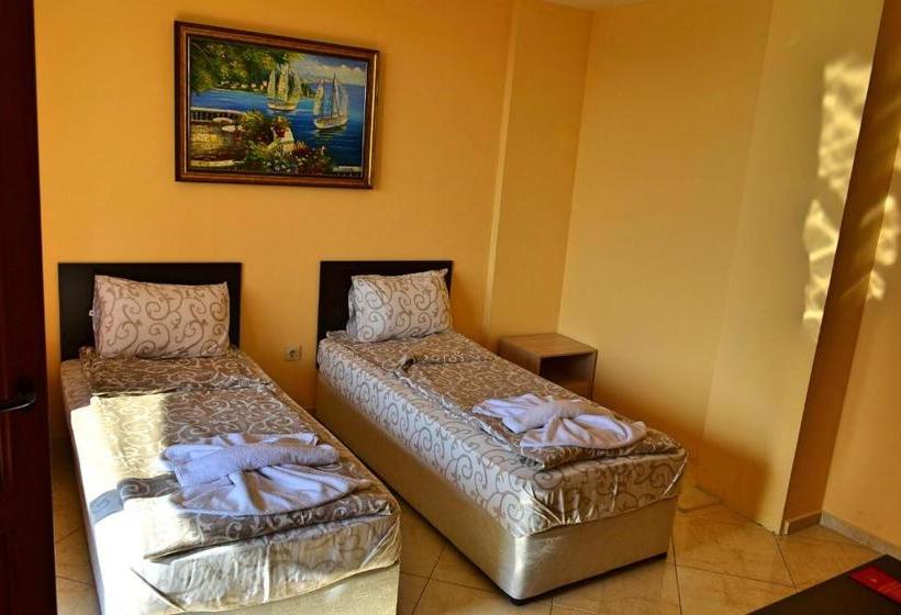 پانسیون Joro Guest House