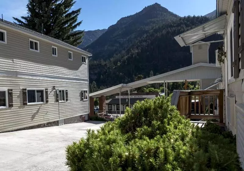 Retkeilymaja Abram Inn & Suites