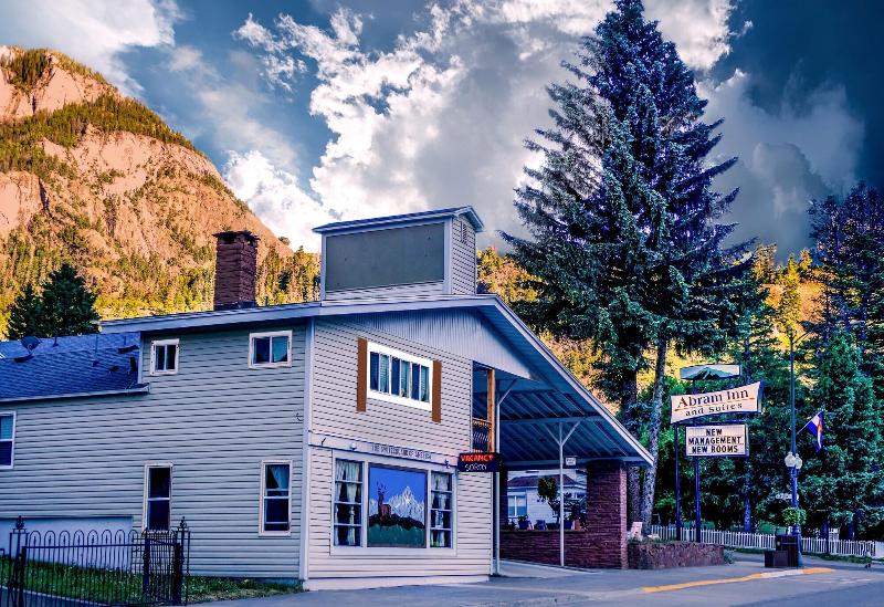 Hostel Abram Inn & Suites