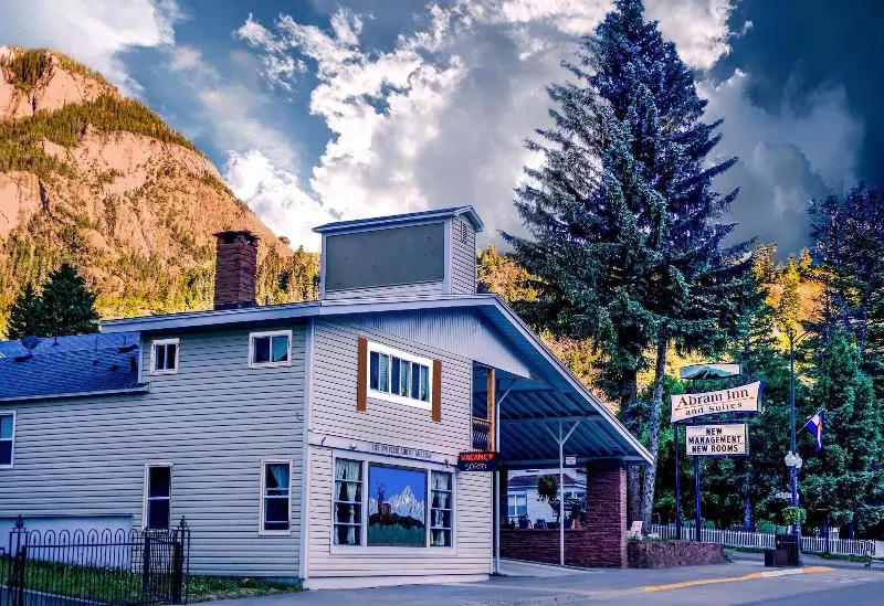 Retkeilymaja Abram Inn & Suites