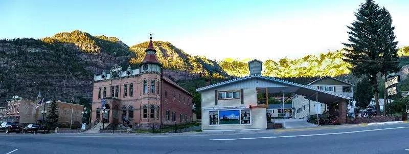 Retkeilymaja Abram Inn & Suites