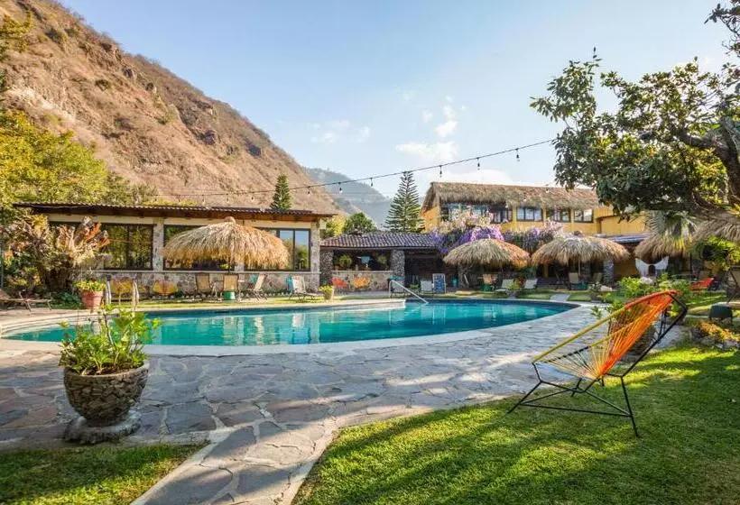 هتل Socialtel Atitlan   Formerly Selina Atitlan