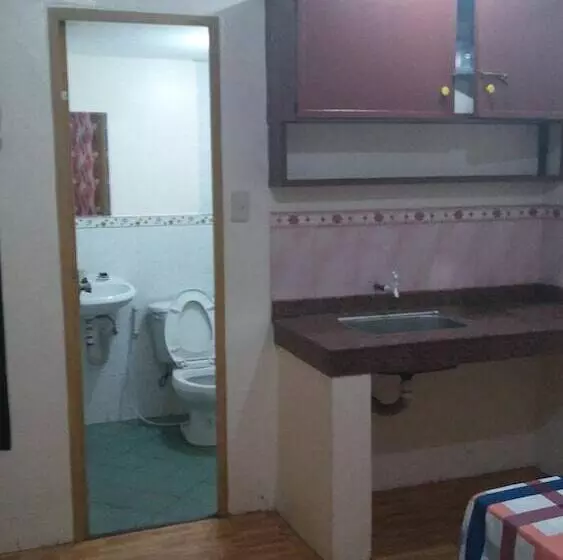 پانسیون Budget Studio Unit In Makati
