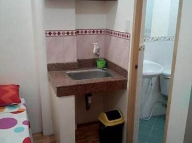 Pensjonat Budget Studio Unit In Makati