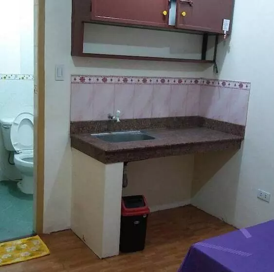 پانسیون Budget Studio Unit In Makati