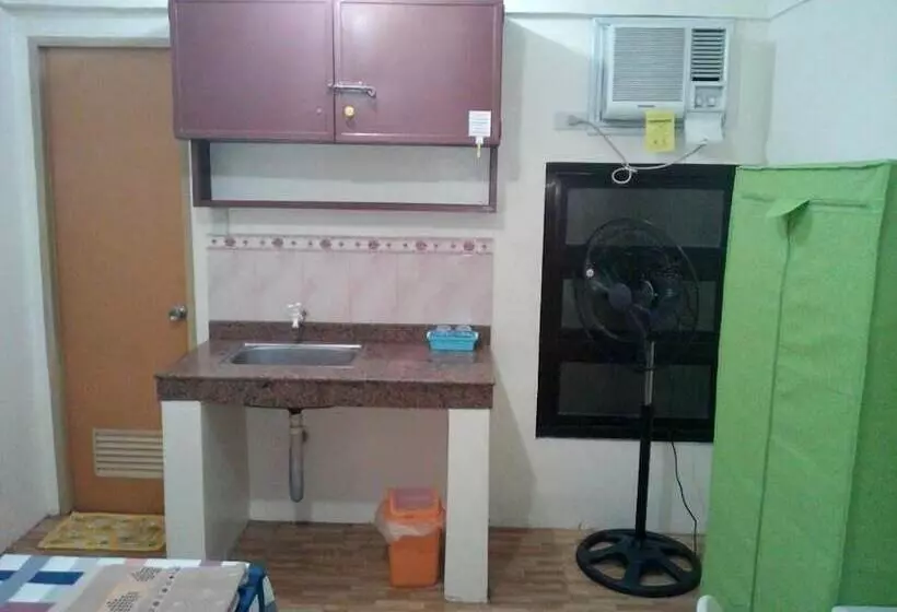 پانسیون Budget Studio Unit In Makati