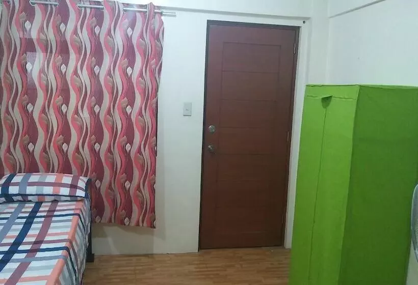 پانسیون Budget Studio Unit In Makati