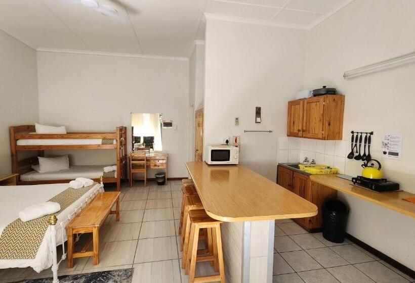 膳宿费 Country Village