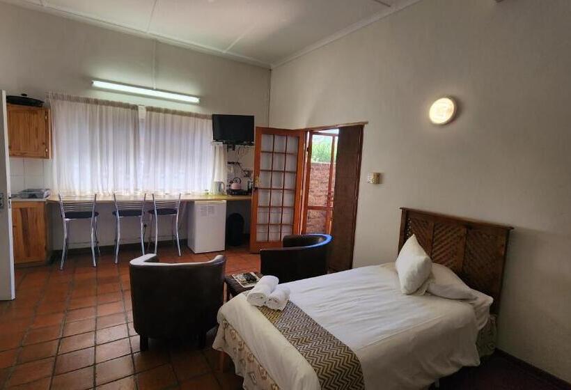 膳宿费 Country Village