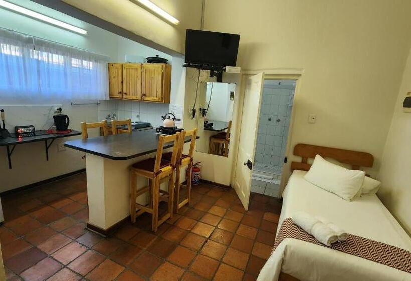 膳宿费 Country Village