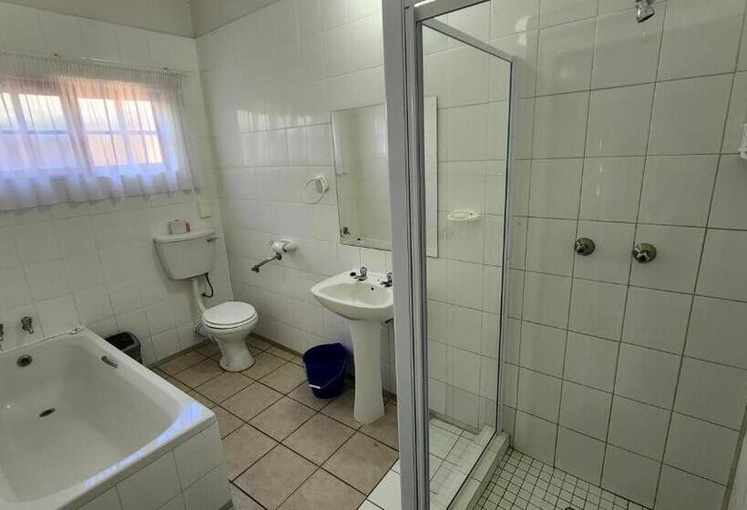 膳宿费 Country Village