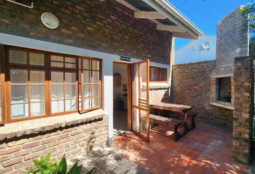 膳宿费 Country Village