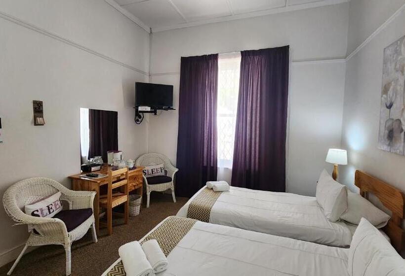 膳宿费 Country Village