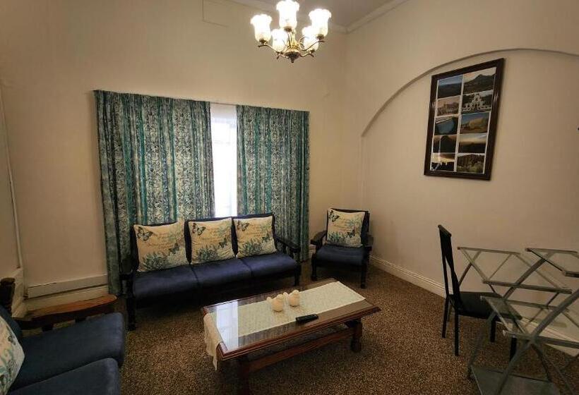 膳宿费 Country Village