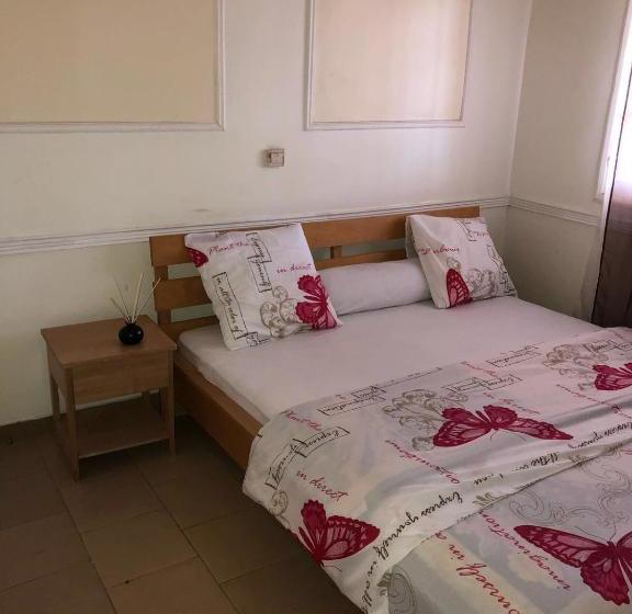 پانسیون Manoir Des Innocents