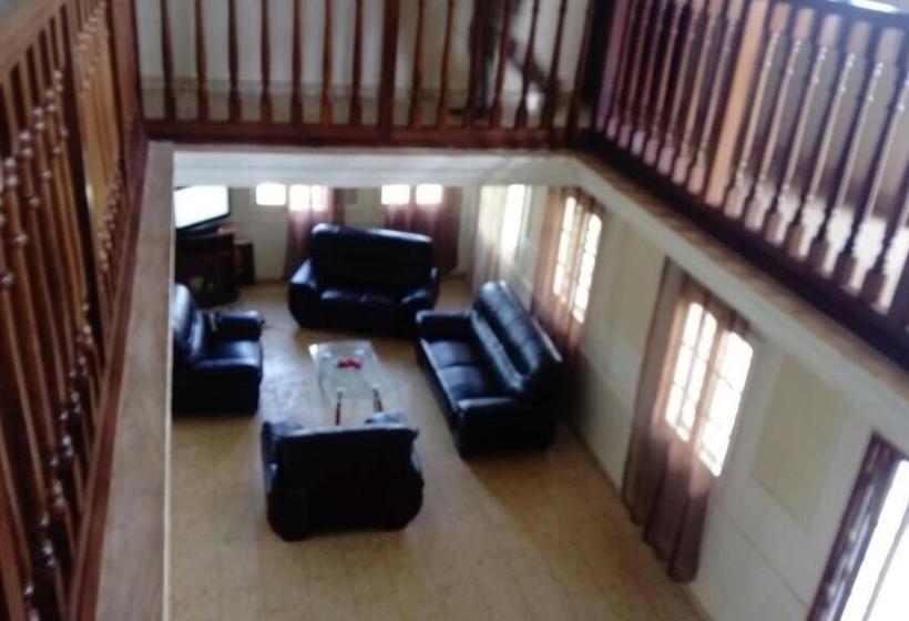 پانسیون Manoir Des Innocents