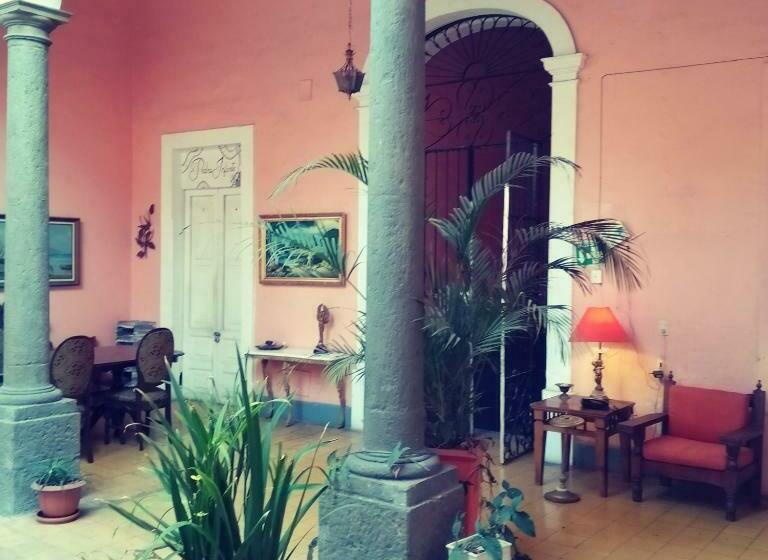 פנסיון Maska Mansion