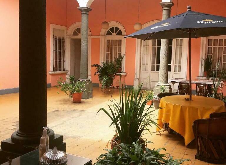 פנסיון Maska Mansion