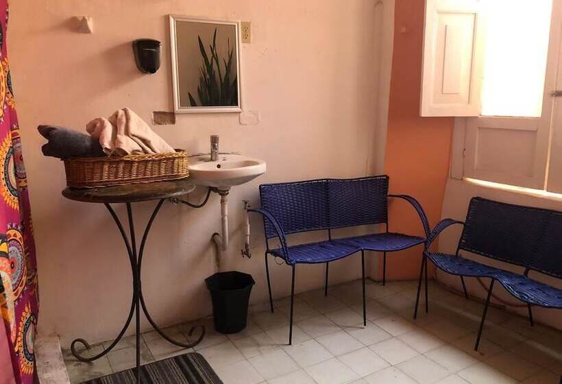 פנסיון Maska Mansion