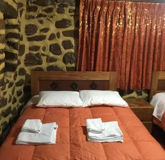 پانسیون Rumi Sonqo Hostel