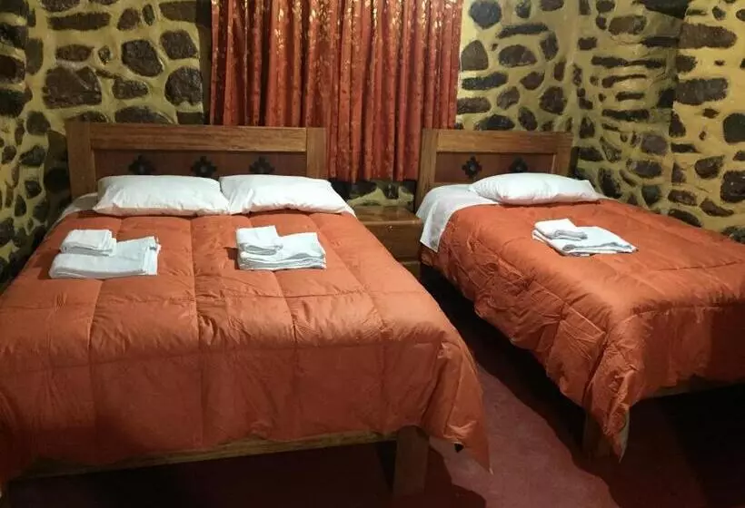 پانسیون Rumi Sonqo Hostel