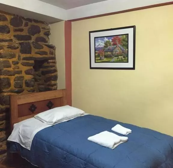 پانسیون Rumi Sonqo Hostel