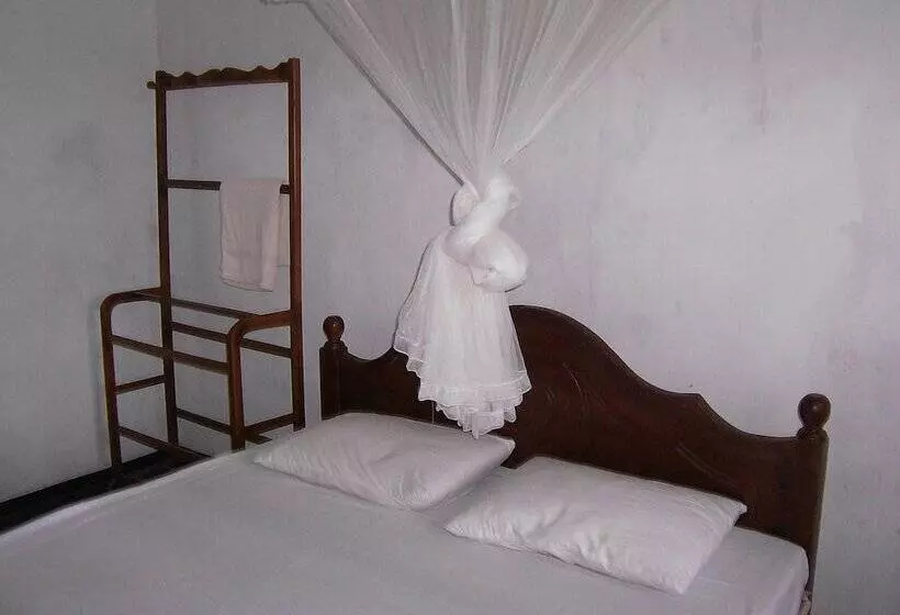 ユースホステル Mendis Cottage