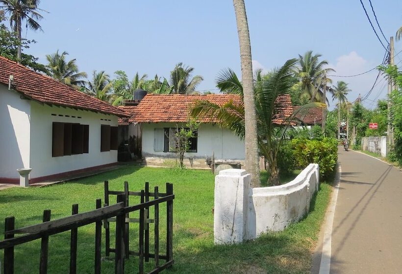 فندق صغير Mendis Cottage