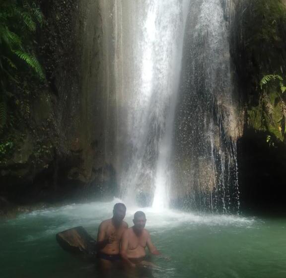 بنسيون Lamorn Guesthouse