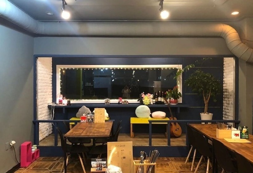 Pensão Long Island Guesthouse Hostel